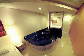 Dom Suites Motel (Adults Only) Salvador Ngoại thất bức ảnh